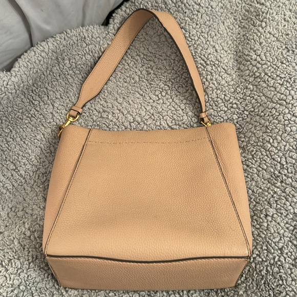 Tory Burch McGraw Bucket Bag, Hobo Purse Pebbled leather Buff Nude A00144 - Picture 3 of 16